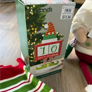 Kirklands Festive Elf Countdown - Green and Red